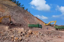 Đại dự án cao tốc Bắc - Nam có nguy cơ "vỡ trận" vì khan hiếm đất 