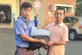 Trao trả 30 triệu đồng cho hành khách đãng trí bỏ quên trên tàu hỏa