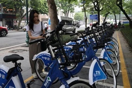 Hà Nội có tuyến đường đầu tiên có làn dành riêng cho xe đạp