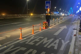 Cấm phương tiện lưu thông qua cầu Nhật Tân vào ban đêm