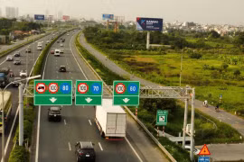 Xem xét cấm xe khách đi vào làn 1 trên các tuyến cao tốc đủ điều kiện