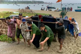 Hoàn lưu bão số 5 gây mưa lớn khắp miền Trung, đã có thiệt hại về người