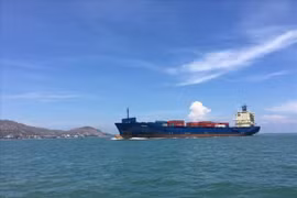 Kiến nghị giảm một loạt phí hỗ trợ vận tải biển để bình ổn giá cước