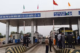 Xem xét miễn phí qua trạm BOT đối với phương tiện chở hàng cứu trợ miền Trung