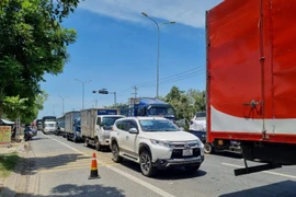 Bộ Giao thông yêu cầu giải quyết dứt điểm ùn tắc tại các chốt kiểm soát