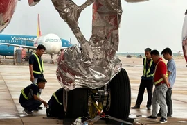 Máy bay tại Nội Bài được chằng néo ra sao để ứng phó bão số 3