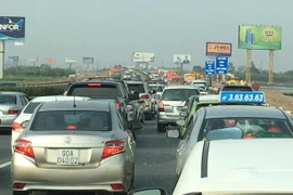 Phó Thủ tướng Trương Hòa Bình yêu cầu xả trạm thu phí nếu xảy ra ùn tắc giao thông kéo dài