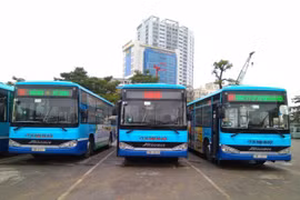 Xe buýt Hà Nội, taxi và xe công nghệ được lăn bánh, khách phải tuân thủ điều gì?