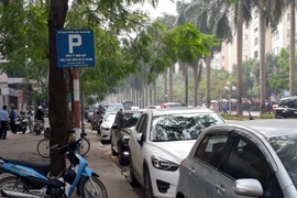 Hà Nội yêu cầu các điểm trông giữ xe phải triển khai “không tiền mặt”