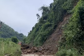 Quốc lộ 279 qua Lai Châu sụt lún, giao thông 10 tỉnh phía Bắc chia cắt