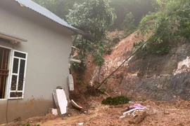 Mưa cấp tập ở Bắc bộ khiến 8 người tử vong do lũ cuốn và sét đánh