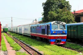 Hàng nông sản đi đường sắt vào Trung Quốc ngày một tăng mạnh