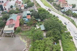 Gia Lâm: Cần xử lý dứt điểm tình trạng lấn chiếm hồ Đầm Biển và hành lang đê điều