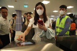 Có nên lưu hành thẻ vé điện tử liên thông vận tải công cộng hay dùng QR code?