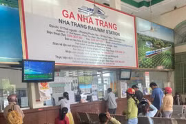 Vé tàu Bắc - Nam “cháy” sau vài tiếng mở bán, đường sắt lập thêm tàu mới
