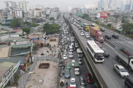 Tăng tốc thi công, sớm thu hẹp rào chắn trên đường Nguyễn Xiển