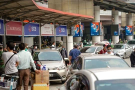 Sân bay Nội Bài và Tân Sơn Nhất cần giải pháp hạn chế ùn tắc 