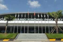 Sân bay đóng cửa, hàng không hủy chuyến do ảnh hưởng bão số 10