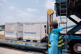 Ưu tiên quyền hạ cánh đối với các chuyến bay chở vaccine Covid-19