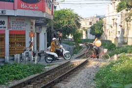 Còn hơn 2.800 lối đi tự mở nguy hiểm qua đường sắt chưa được xoá