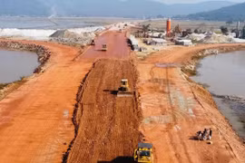 Cạn kiệt nguồn cát sông, có thể khai thác 14 tỷ m3 cát biển làm cao tốc 