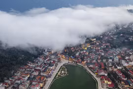 Nhiệt độ Sa Pa đột ngột hạ xuống 12,9 độ C, trời chuyển rét