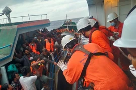 Hỗ trợ cứu nạn 303 người Sri Lanka gặp nạn trên vùng biển Việt Nam