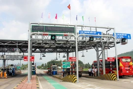 Quốc lộ 1 qua Bình Định hư hỏng, nhà thầu phớt lờ sửa chữa, Bộ Giao thông yêu cầu xử lý