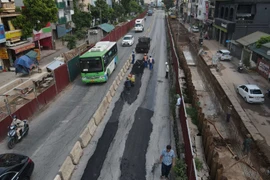 Thông xe kỹ thuật dự án hạ cốt mở rộng đường Âu Cơ ngày 30-6