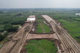 Đường song hành Vành đai 4- Vùng Thủ đô phải lùi tiến độ sang quý I-2026