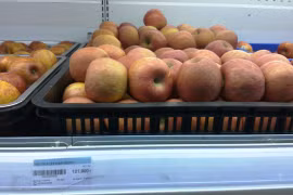 Lê, táo để nửa năm không hỏng là... bình thường!