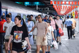 Đường sắt thu hơn 10.700 tỷ đồng trong năm 2025 dù mưa bão liên miên