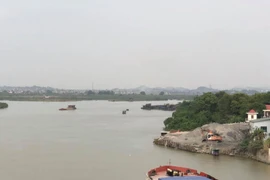 Cấm tàu thuyền lưu thông trên sông Thương để diễn tập 