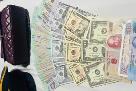 Vội vã xuống tàu, nữ hành khách bỏ quên cả trăm triệu đồng