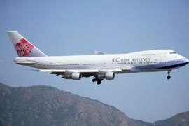 Một hành khách Đài Loan có hành vi bất thường, cởi quần áo trên máy bay