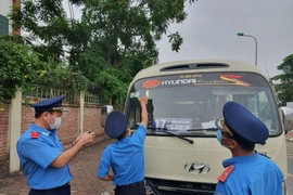 Xe chở học sinh sẽ “đồng phục” màu vàng, lắp chắn phía trước và sau