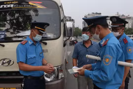 Kiểm tra đột xuất, phát hiện xe đưa đón học sinh trường Lương Thế Vinh không có hợp đồng vận chuyển