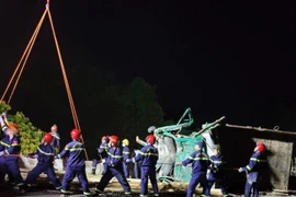 Xe tải chở keo đâm vào xe máy đang lưu thông làm 4 người chết