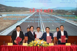Ký kết hợp đồng BOT dự án cao tốc Dầu Giây- Tân Phú hơn 8.400 tỷ đồng