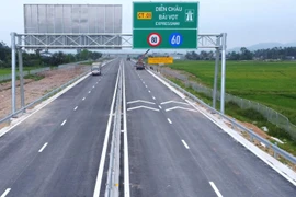 Kiến nghị đầu tư trước một đoạn cao tốc Hà Nội- Viêng Chăn