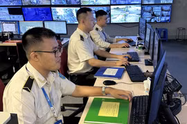 Nữ hành khách tiện tay “cầm nhầm” ví của người khác từ Nội Bài vào Tân Sơn Nhất vẫn bị “tóm”