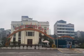 Bãi xe ngầm Mễ Trì Hạ ngang nhiên hoạt động bất chấp lệnh đóng cửa từ quận Nam Từ Liêm