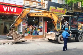 Cao điểm xử lý vi phạm chiếm dụng lòng đường, hè phố dịp nghỉ lễ 2-9