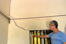 Phú Thọ: Tạm dừng khai thác cát với Công ty Tiến Nga để đánh giá sạt lở ở Ba Vì