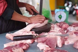 Giá thịt lợn tăng cao, Phó Thủ tướng yêu cầu kiểm soát trung gian