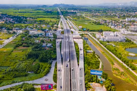 Hơn 120.000 phương tiện hết tiền trong tài khoản ETC vẫn lưu thông vào cao tốc