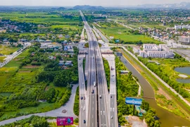 Hơn 120.000 phương tiện hết tiền trong tài khoản ETC vẫn lưu thông vào cao tốc