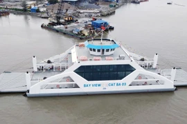 Phê bình Sở Xây dựng Hải Phòng về việc khách bị từ chối lên phà rời Cát Bà