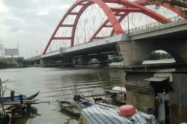 Ông Ba Chúc cứu sống nam thanh niên nhảy cầu tự tử