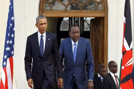 Tổng thống Mỹ say sưa nhảy điệu Lipala truyền thống ở quê cha